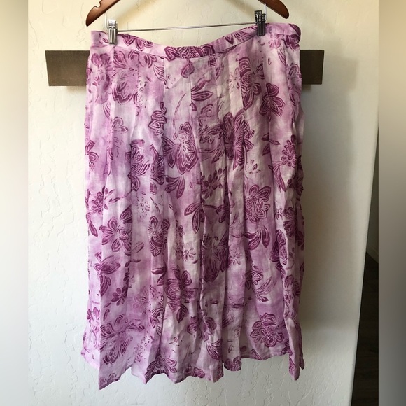 J Jill|Feminine FLORAL Linen/Cotton White & Lavendar midi skirt, flowy•••size 16 - Picture 3 of 11